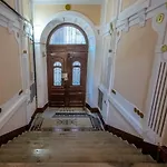 Number 1 Deluxe Apartment